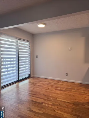 $2,350 | 148 Undercliff Avenue, Unit 4, Edgewater, NJ 07020