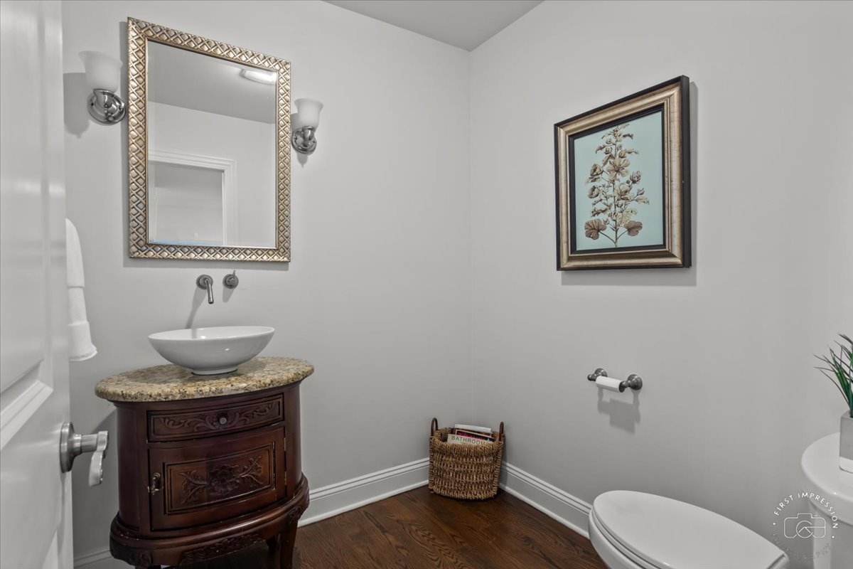 425 West Bob O Link Road Mount Prospect, IL 60056 - Photo 18 of 38 Gallery Image 18