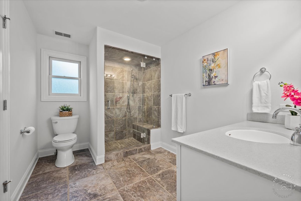 425 West Bob O Link Road Mount Prospect, IL 60056 - Photo 24 of 38 Gallery Image 24