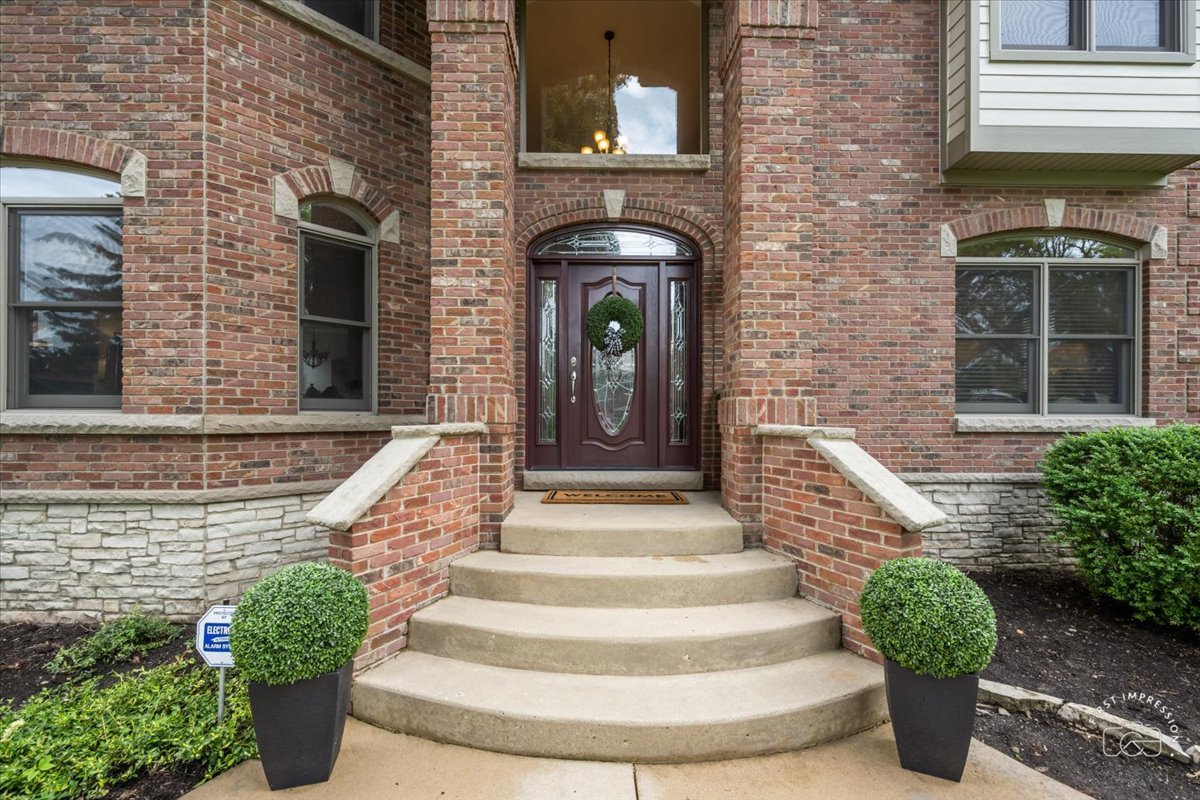 425 West Bob O Link Road Mount Prospect, IL 60056 - Photo 3 of 38 Gallery Image 3