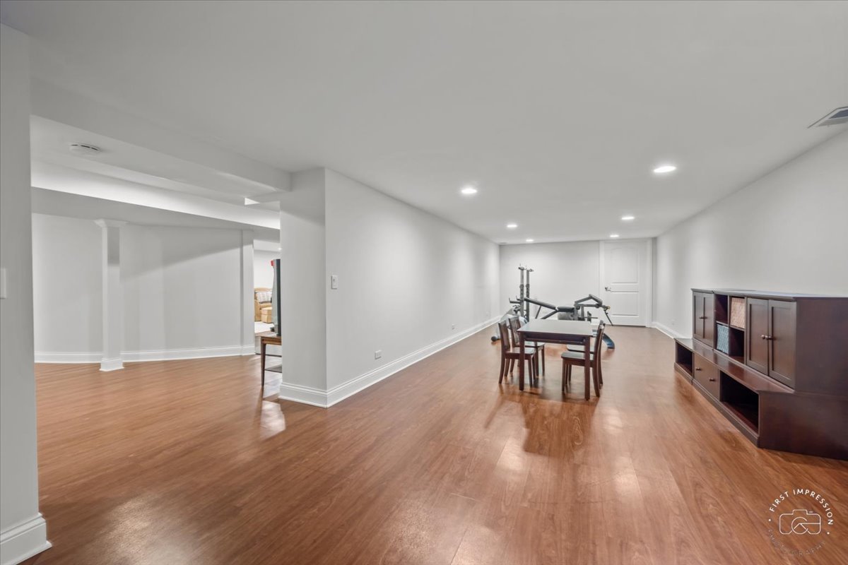425 West Bob O Link Road Mount Prospect, IL 60056 - Photo 31 of 38 Gallery Image 31