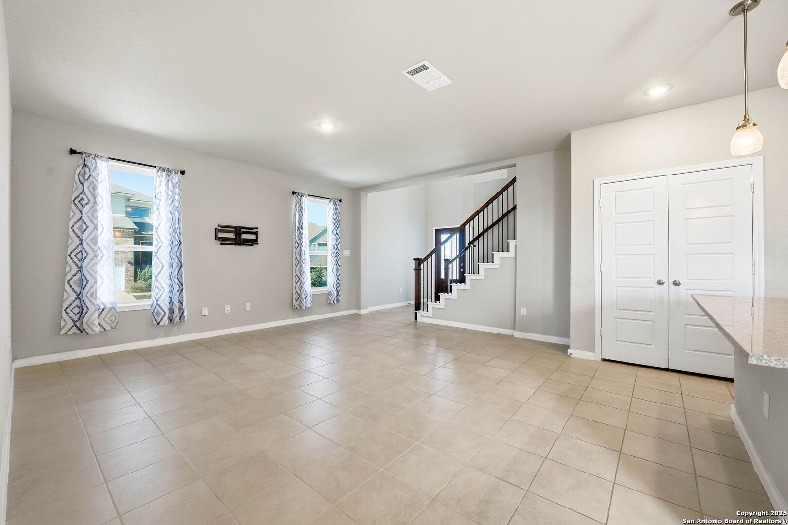 9102 Devils River Converse, TX 78109 - Photo 7 of 34 a view of an empty room with a window