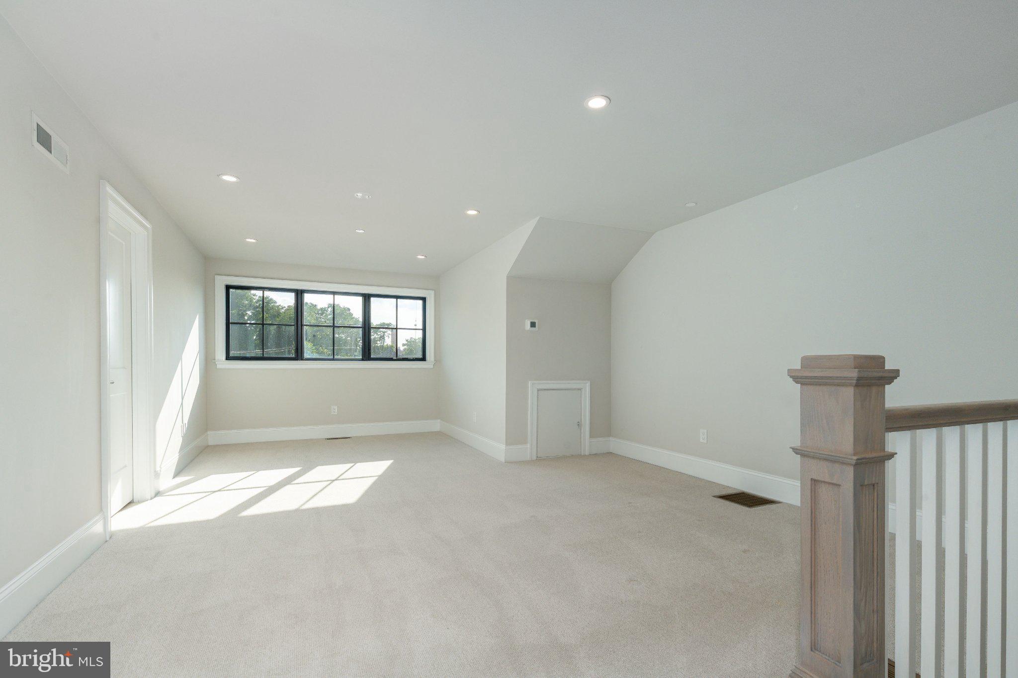 206 North Aberdeen Avenue, Unit D Wayne, PA 19087 - Photo 20 of 36 Spacious, sunlit room with charm.