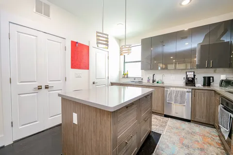 $2,600 | 2401 Crawford Street, Unit A, Houston, TX 77004