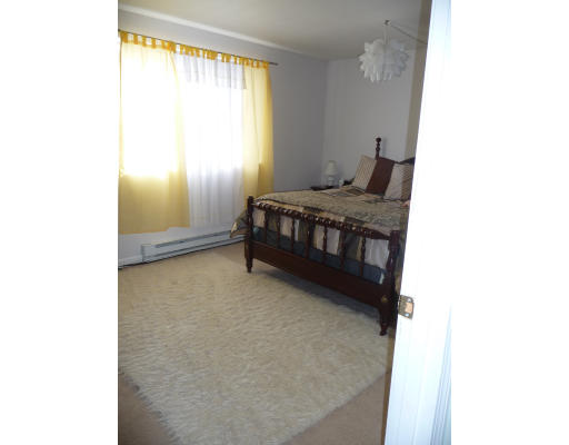 15 Weld Street, Unit 46 Framingham, MA 01702 - Photo 11 of 11 a black and white photo of a room