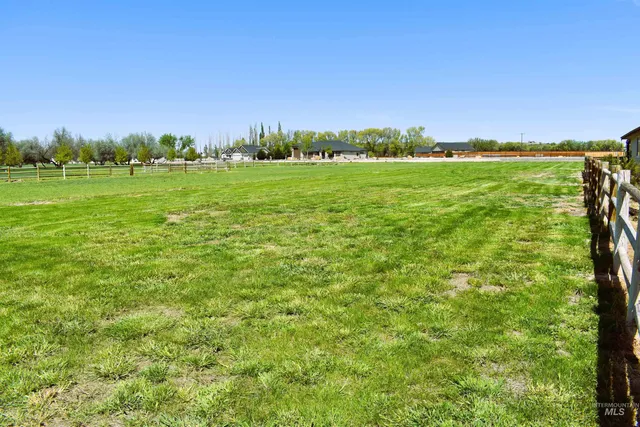 $577,400 | 25555 Clubhouse Court, Wilder, ID 83676