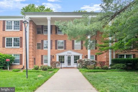 $559,900 | 7720 Tremayne Place, Unit 111, McLean, VA 22102