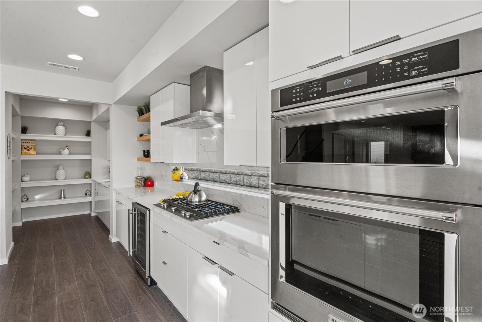 21713 Southeast 256th Place Maple Valley, WA 98038 - Photo 14 of 40