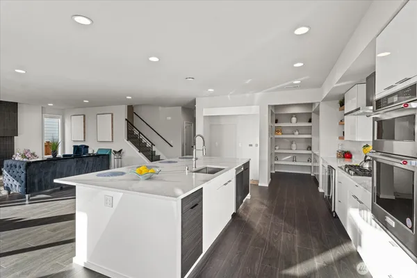 $1,598,000 | 21713 Southeast 256th Place, Maple Valley, WA 98038