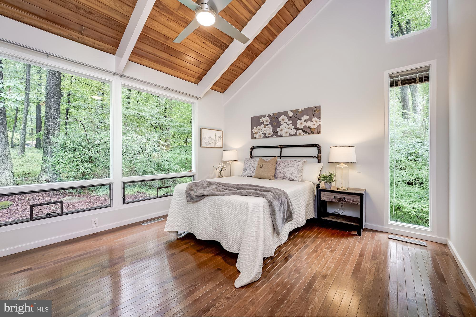 10109 Lloyd Road Potomac, MD 20854 - Photo 18 of 43 Gallery Image 18