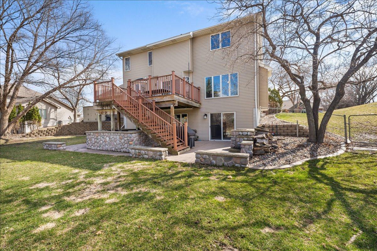 139 Ridge Way Mahtomedi, MN 55115 - Photo 30 of 32