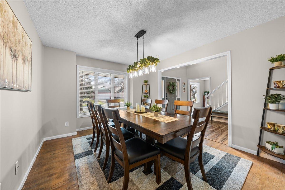 139 Ridge Way Mahtomedi, MN 55115 - Photo 4 of 32