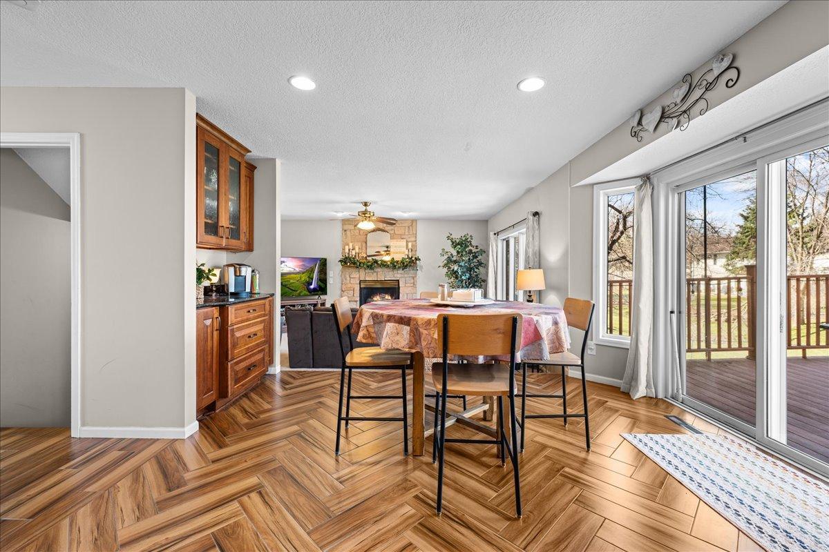 139 Ridge Way Mahtomedi, MN 55115 - Photo 8 of 32