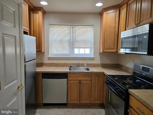 $1,000 | 1339-39 72nd Avenue, Philadelphia, PA 19126