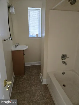 $1,000 | 1339-39 72nd Avenue, Philadelphia, PA 19126