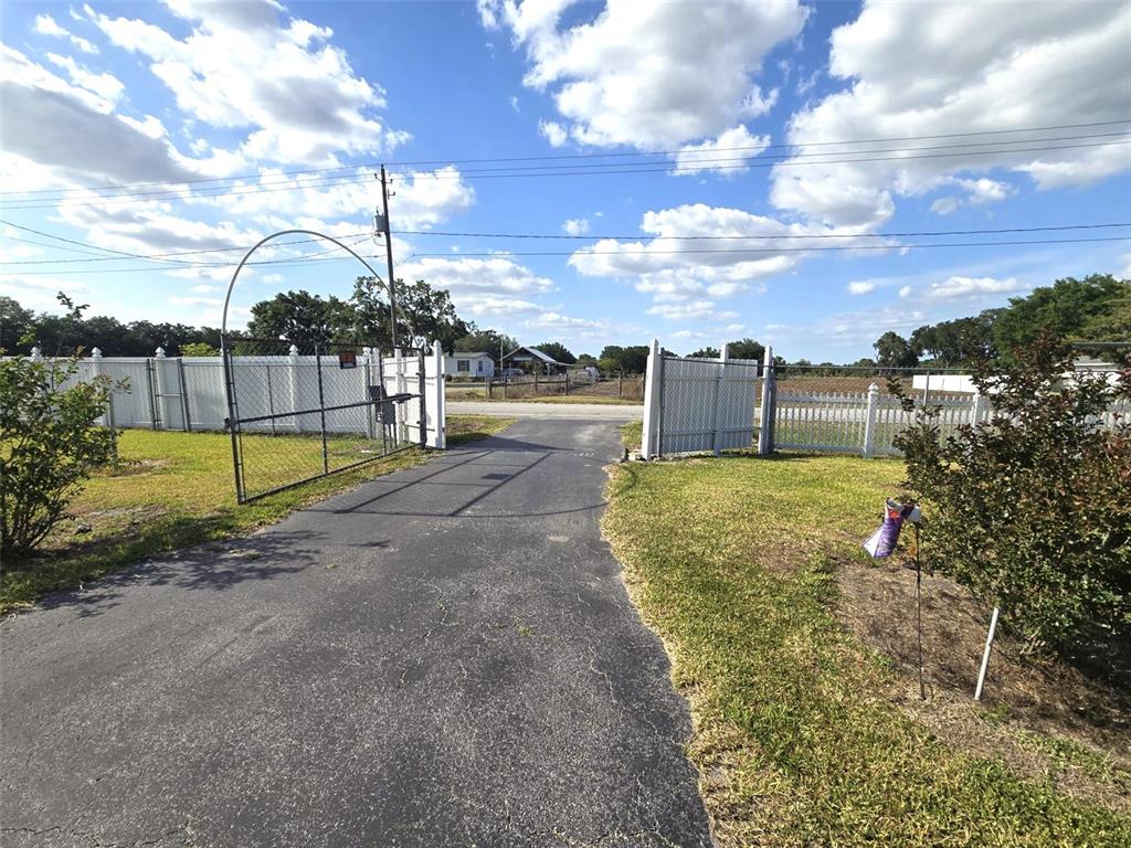 3101 Medulla Road Plant City, FL 33566 - Photo 13 of 83