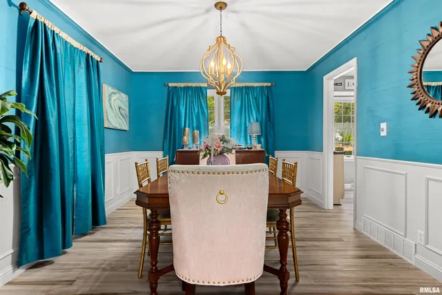 $315,000 | 1001 West Burnside Drive, Peoria, IL 61614