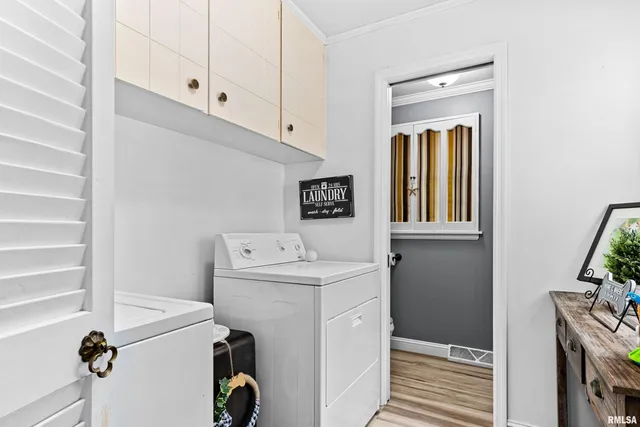 $315,000 | 1001 West Burnside Drive, Peoria, IL 61614