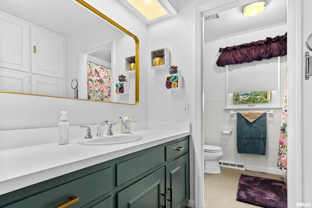 $315,000 | 1001 West Burnside Drive, Peoria, IL 61614