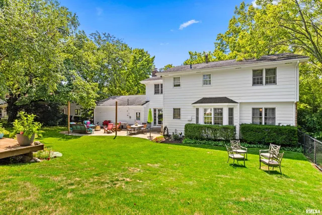 $315,000 | 1001 West Burnside Drive, Peoria, IL 61614