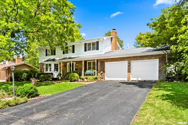 $315,000 | 1001 West Burnside Drive, Peoria, IL 61614