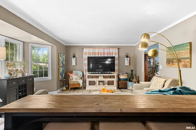 $315,000 | 1001 West Burnside Drive, Peoria, IL 61614