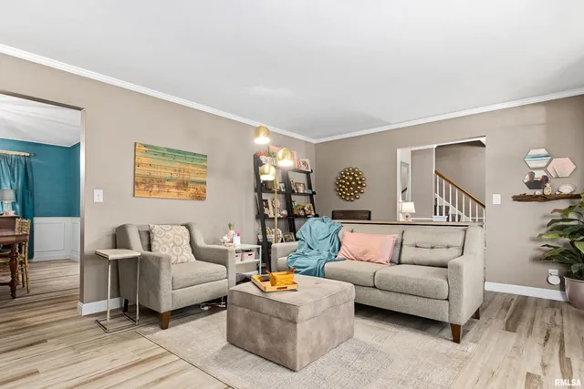 $315,000 | 1001 West Burnside Drive, Peoria, IL 61614