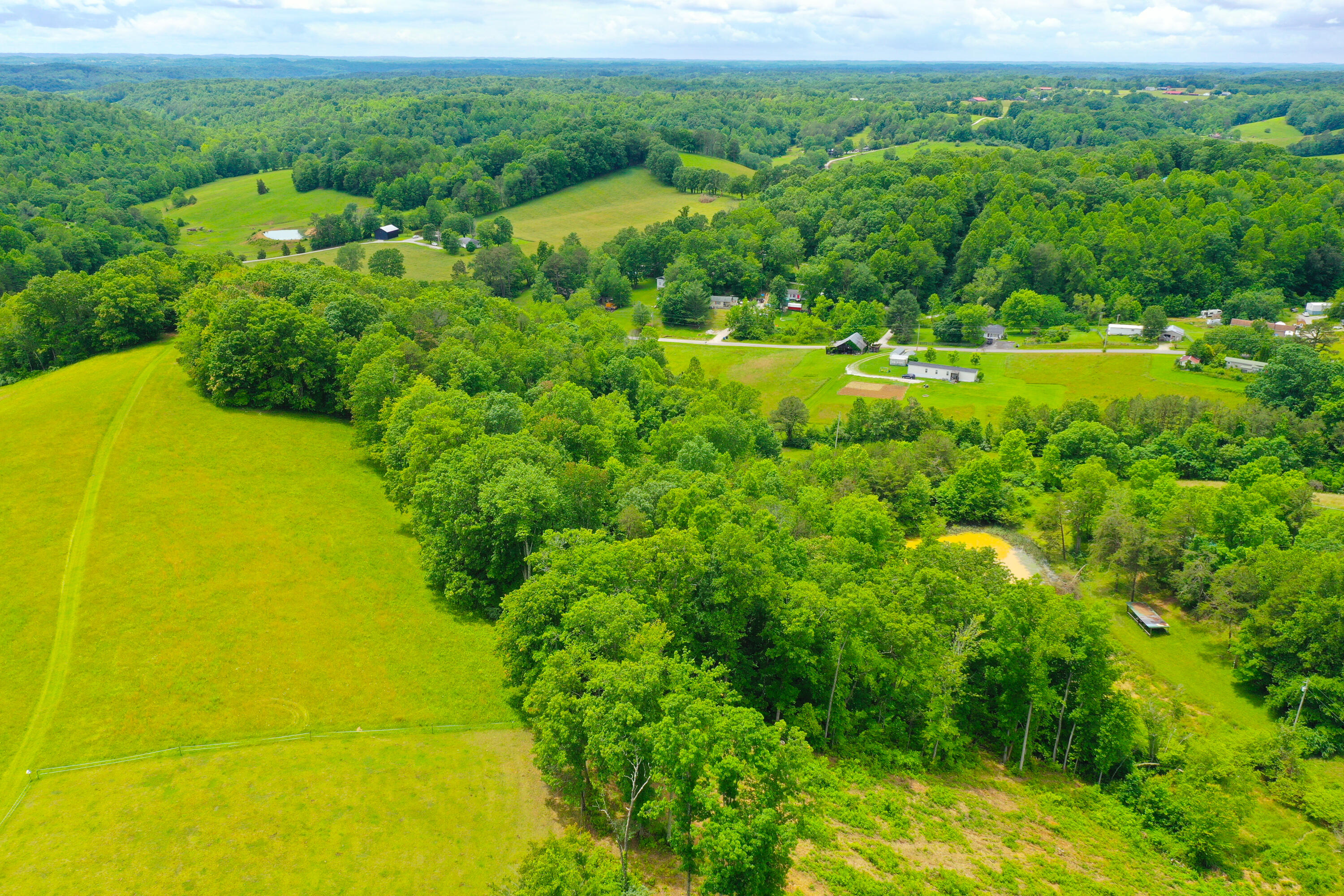 2062 Hellard Road Annville, KY 40402 - Photo 9 of 19 DJI_0001(1)