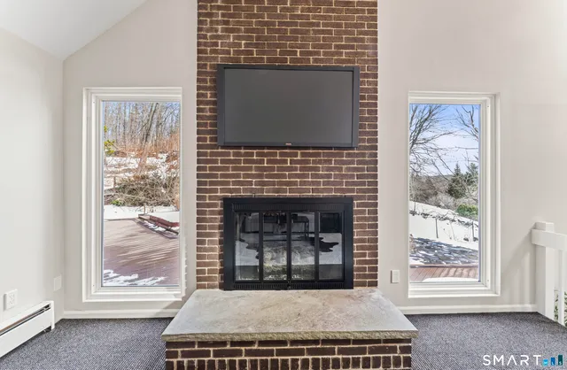 $699,000 | 92 Head Of Meadow Road, Newtown, CT 06470