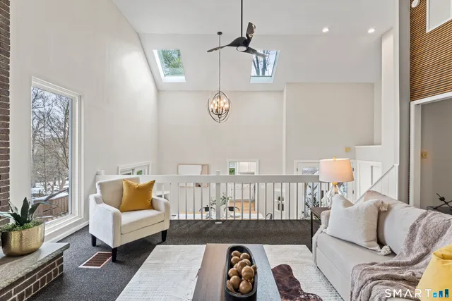 $699,000 | 92 Head Of Meadow Road, Newtown, CT 06470