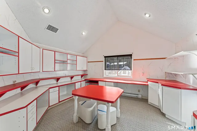 $699,000 | 92 Head Of Meadow Road, Newtown, CT 06470