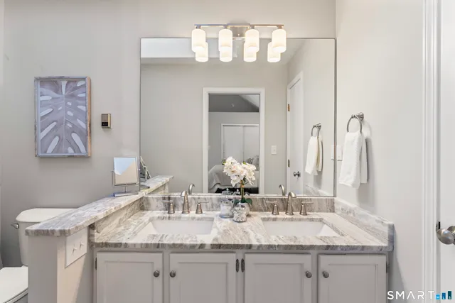 $699,000 | 92 Head Of Meadow Road, Newtown, CT 06470