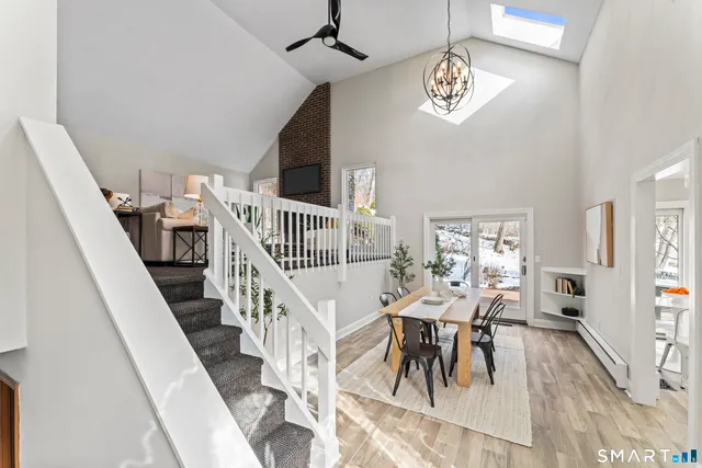 $699,000 | 92 Head Of Meadow Road, Newtown, CT 06470