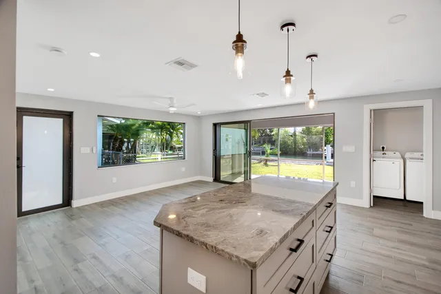$1,090,000 | 144 San Salvador Street, Naples, FL 34113