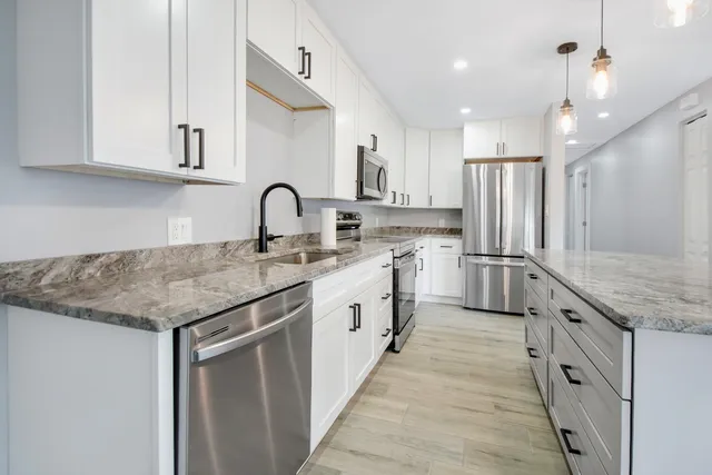 $1,090,000 | 144 San Salvador Street, Naples, FL 34113