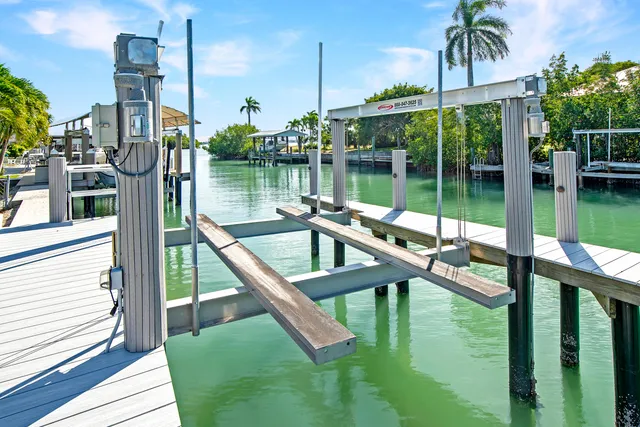 $1,090,000 | 144 San Salvador Street, Naples, FL 34113