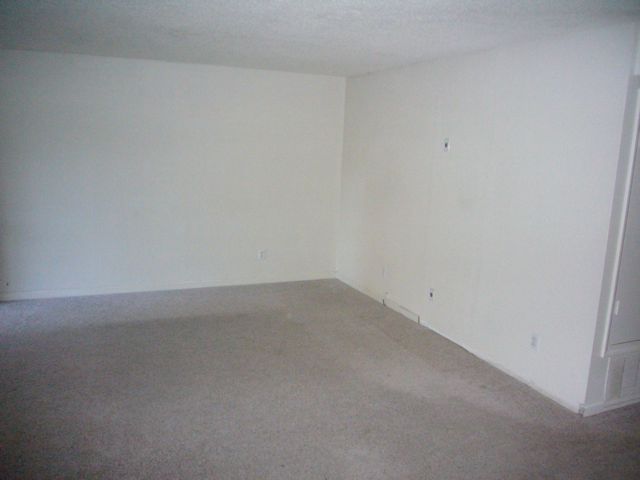 4559 Cedars Road Redding, CA 96001 - Photo 4 of 12