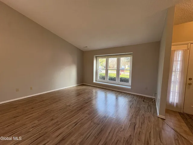 $289,999 | 84 Stoney Creek Drive, Clifton Park, NY 12065