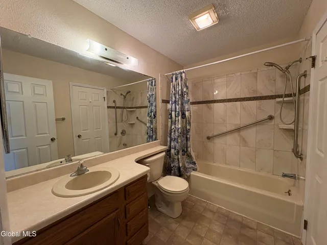 $289,999 | 84 Stoney Creek Drive, Clifton Park, NY 12065