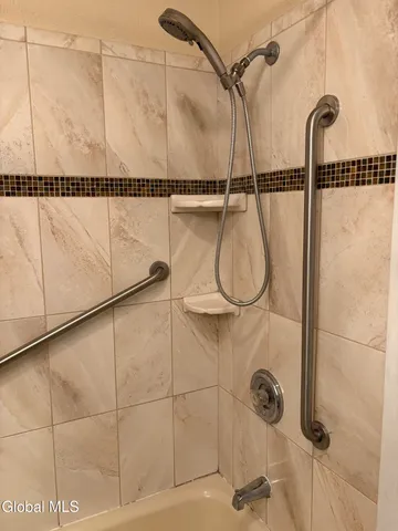 $289,999 | 84 Stoney Creek Drive, Clifton Park, NY 12065