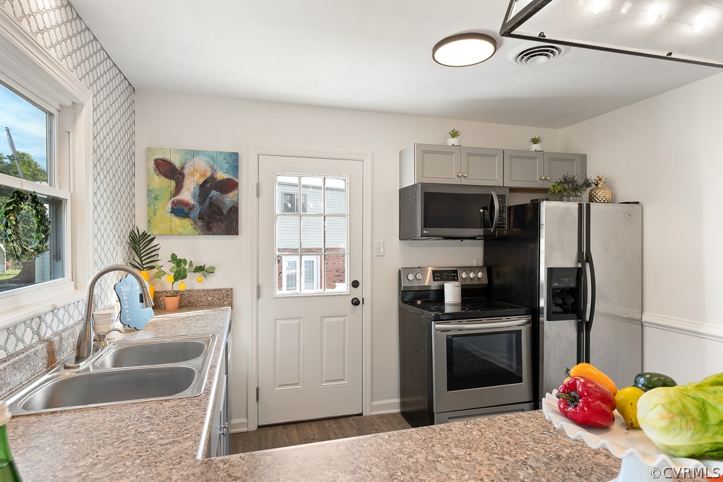 5612 Lipton Road Richmond, VA 23225 - Photo 11 of 32 Gallery Image 11