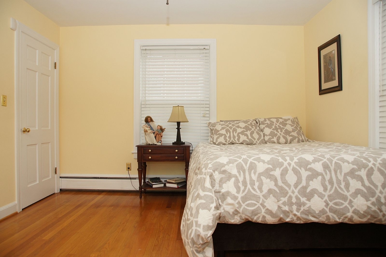 1743 Blair Road Southwest Roanoke, VA 24015 - Photo 16 of 33 Bedroom 1