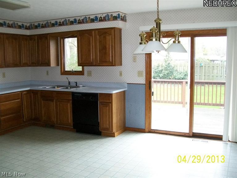 810 Community Road Sheffield Lake, OH 44054 - Photo 7 of 13