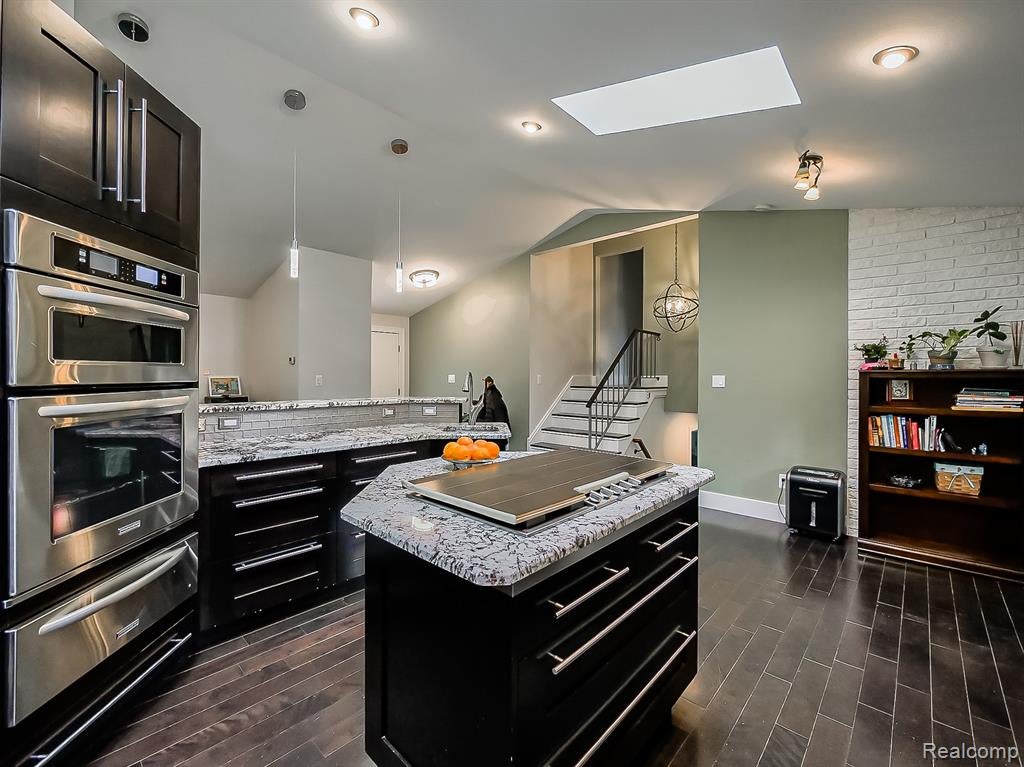 1021 Dowling Road Bloomfield Hills, MI 48304 - Photo 7 of 58 Gallery Image 7