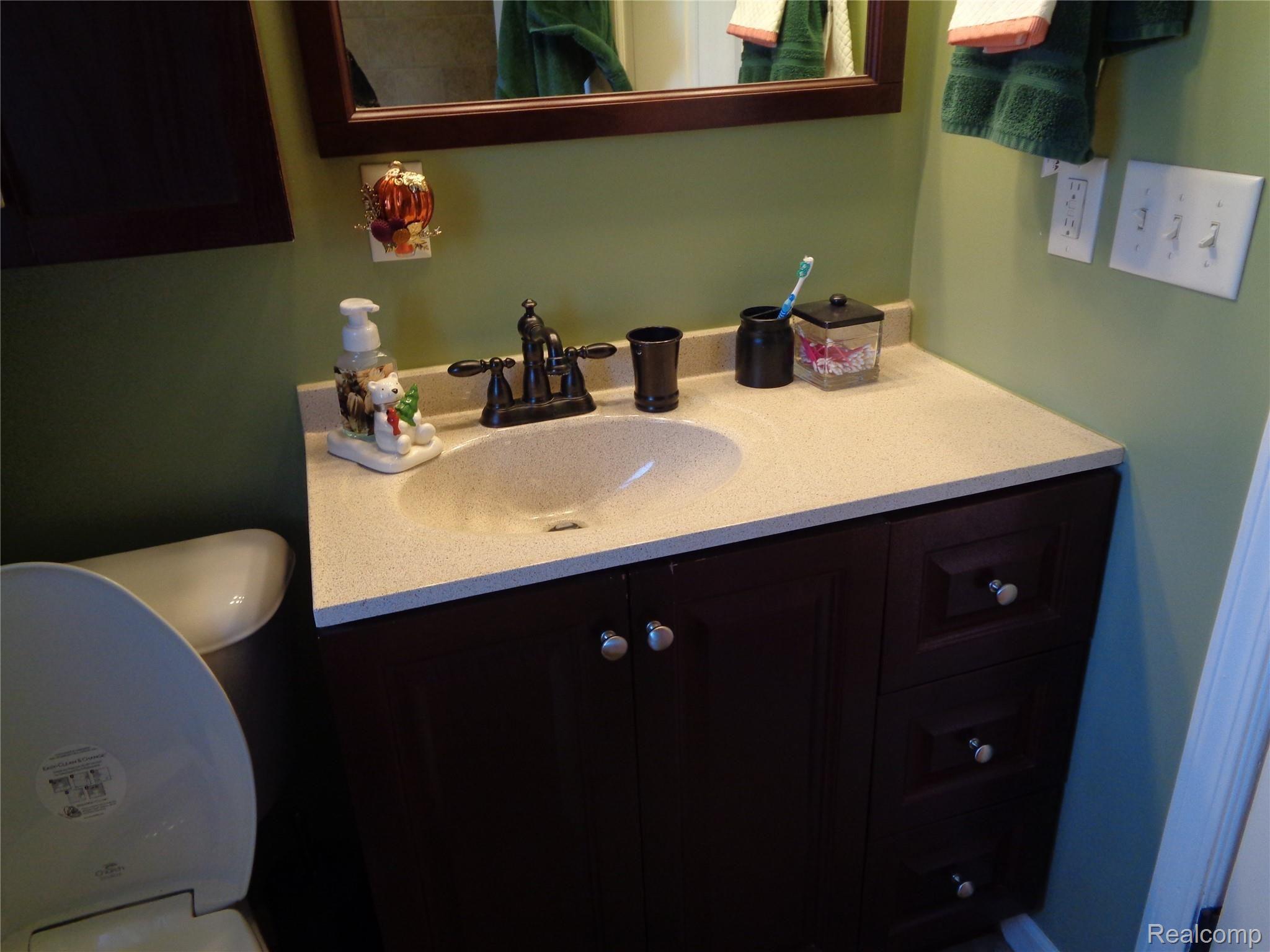 14940 Monroe Road Flat Rock, MI 48134 - Photo 21 of 35 DSC01087.JPG