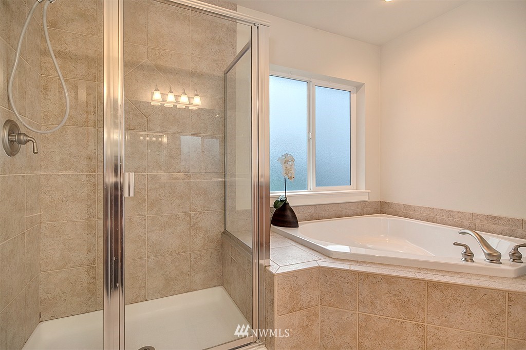418 Orcas Place Northeast Renton, WA 98059 - Photo 13 of 21