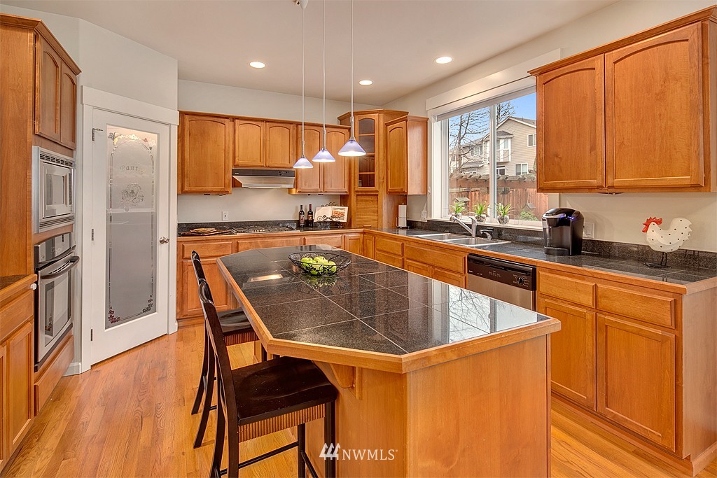 418 Orcas Place Northeast Renton, WA 98059 - Photo 6 of 21