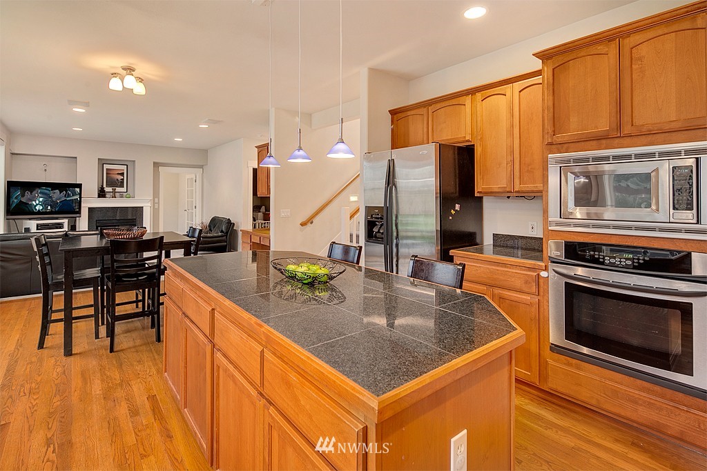 418 Orcas Place Northeast Renton, WA 98059 - Photo 7 of 21