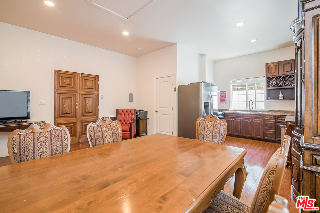 3445 Buckingham Road Los Angeles, CA 90016 - Photo 15 of 46 Gallery Image 15