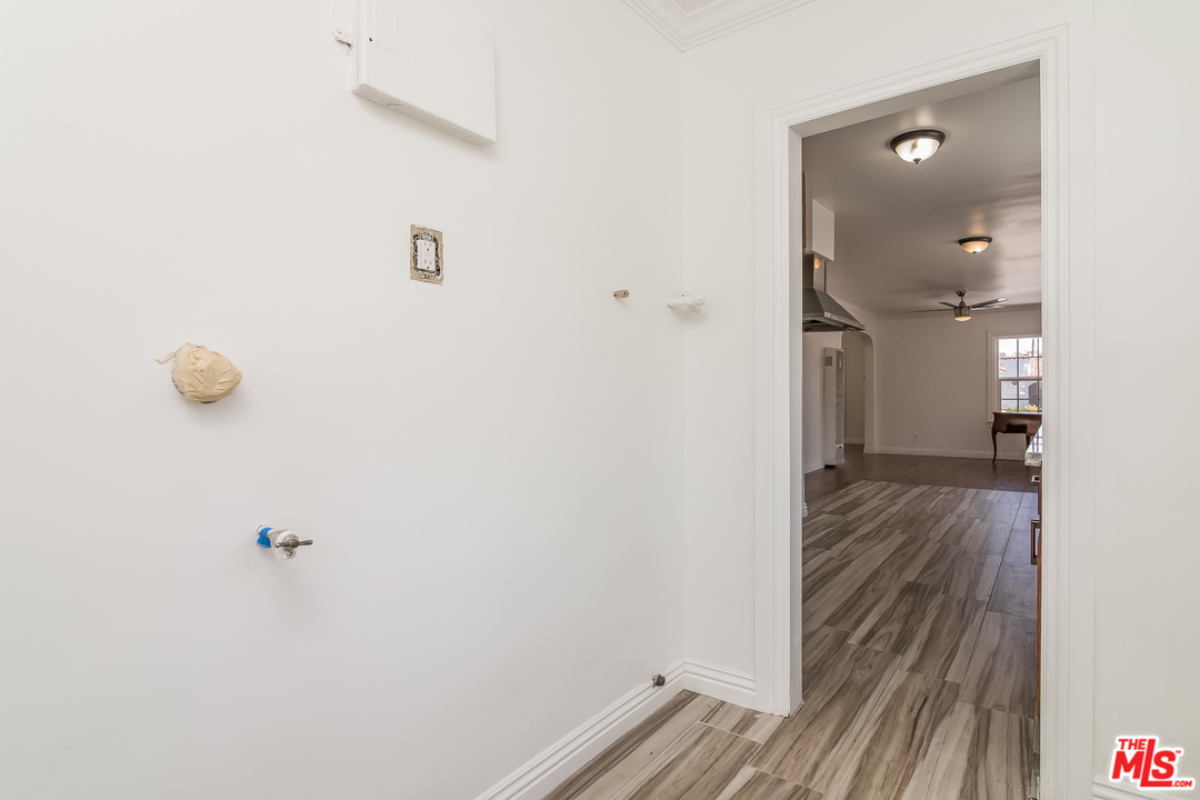 3445 Buckingham Road Los Angeles, CA 90016 - Photo 37 of 46 Gallery Image 37